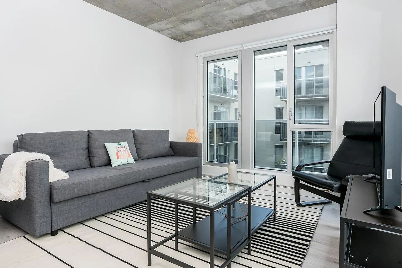 Sonder — Rue Sainte-Catherine Aparthotel Montreal Canada